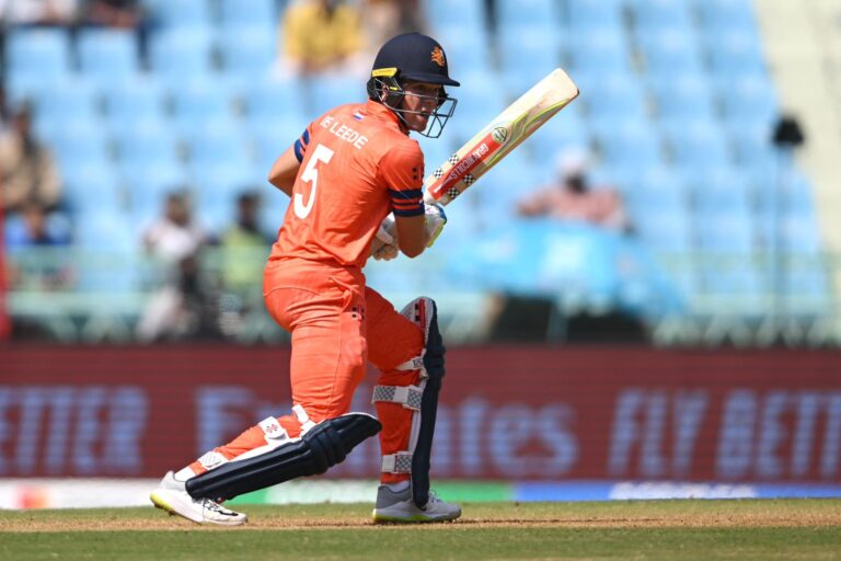 නෙදර්ලන්ත පසුපෙලෙන් ශ්‍රී ලංකාවට ප්‍රහාරයක්