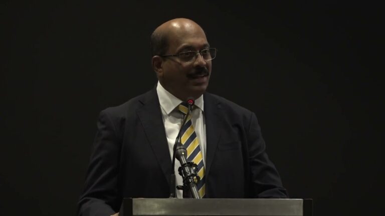 ක්‍රිකට් ලොක්කෙක් වාර්තාවක් එළියට දායි