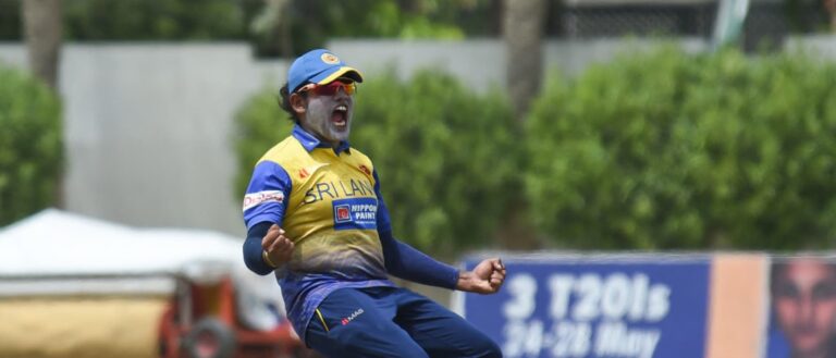 වසරේ එක්දින ක්‍රිකට් ක්‍රීඩිකාව චමරි