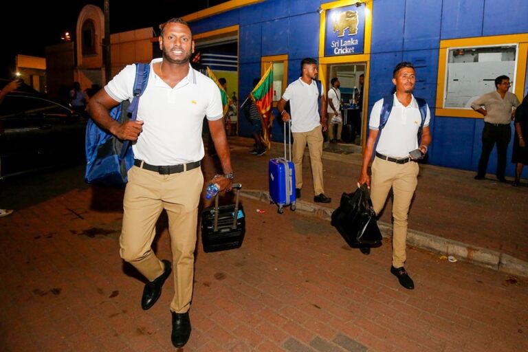 ශ්‍රී ලංකා 20-20 පිල දිවයිනෙන් පිටත්ව යයි