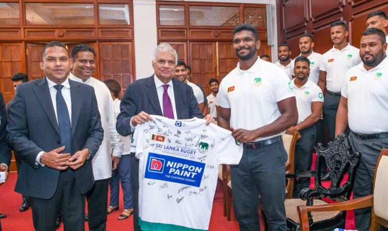 අලියා ලකුණ රැගෙන රග්බි ශූරයින් ජනපති මැදුරට