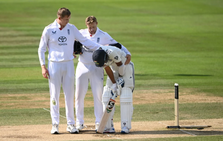 ජඩේජා හුදකලාවෙයි – එංගලන්තය සුපිරි ජයක්